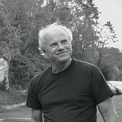 Black and white portrait photo of James Rosenquist
