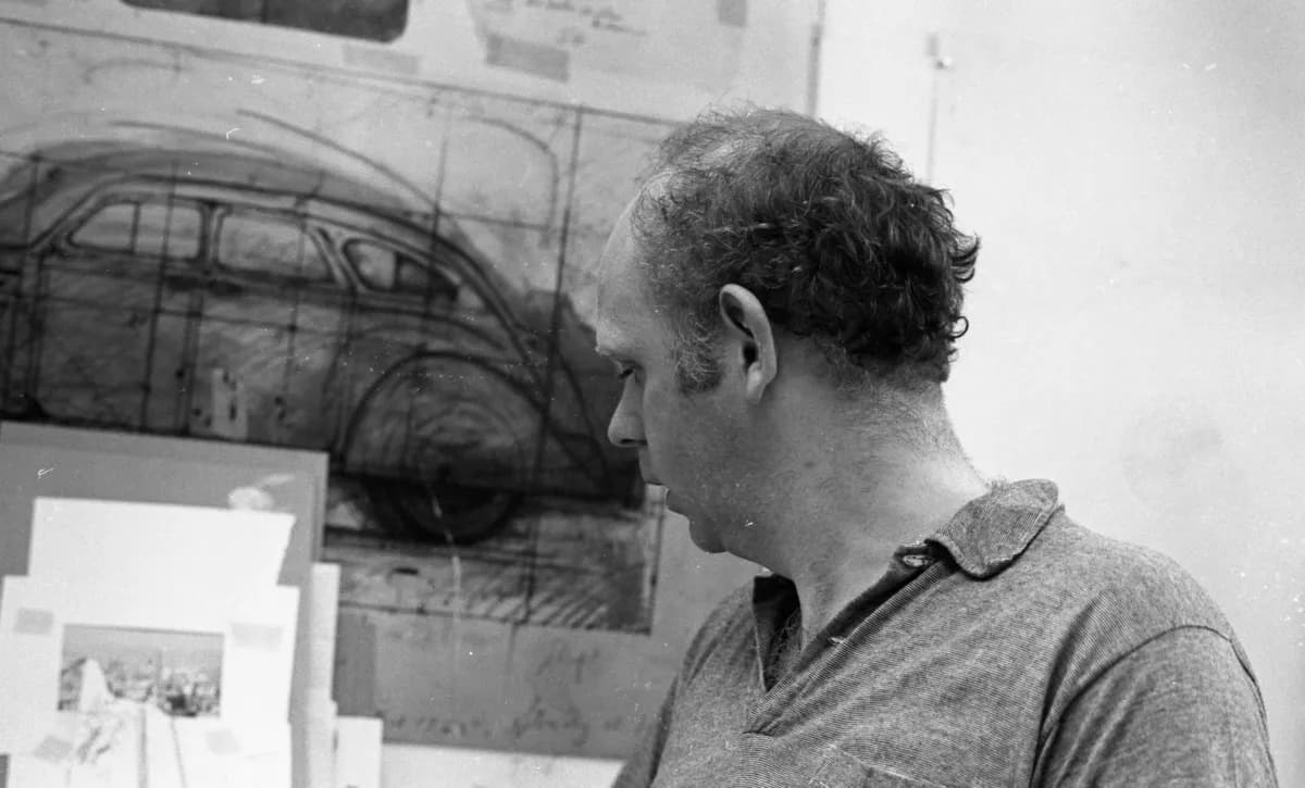Claes Oldenburg at work with Airflow sketches, Gemini GEL, 1968.