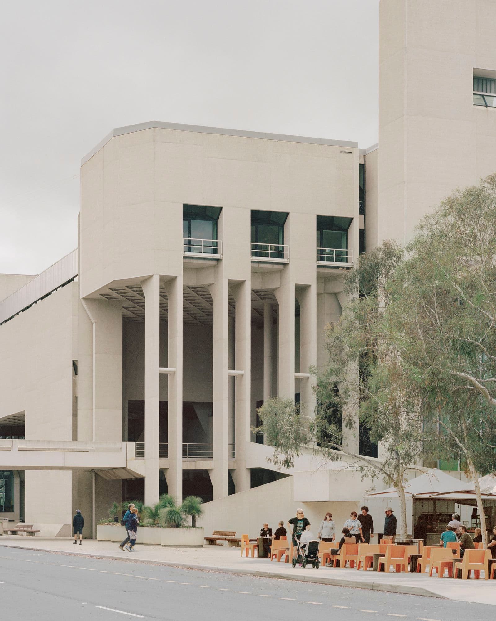 A shot of the exterior cafe of the National Gallery